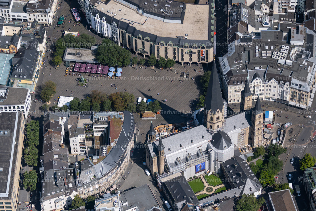 4048397 | Bonner Münster mit Münster Platz