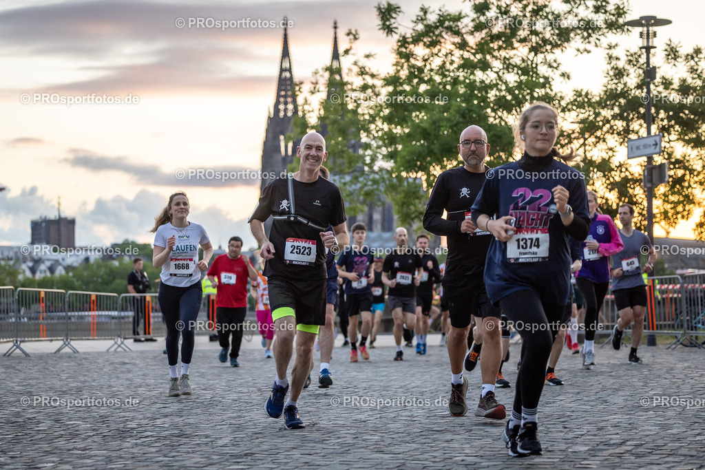 22. ASV Nachtlauf; Koeln, 28.05.25 | Impressionen vom 22. ASV Nachtlauf am 28.05.25 am Tanzbrunnen in Koeln. Foto: BEAUTIFUL SPORTS/Leah Kohring