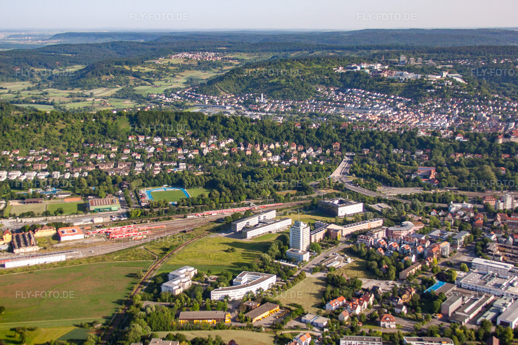 Luftbild: Regierungspräsidium und Landratsamt im Ortsteil Derendingen in Tübingen im Bundesland Baden-Württemberg in Deutschland. Foto: IMG_67709.jpg vom 09.06.2014 durch Werner Riehm/FLY-FOTO.de
