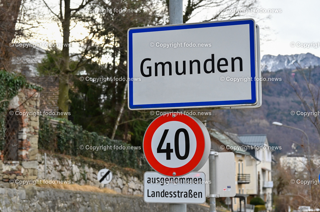 Gmunden_ 13.01.2023-1 | 13.01.2023, Gmunden, AUT, Gmunden, im Bild Ortstafel, Ortsschild, Ortsanfang, Geschwindigkeitsbeschraenkung, Tafel, Verkehrszeichen, 40KmH, Ortsgebiet