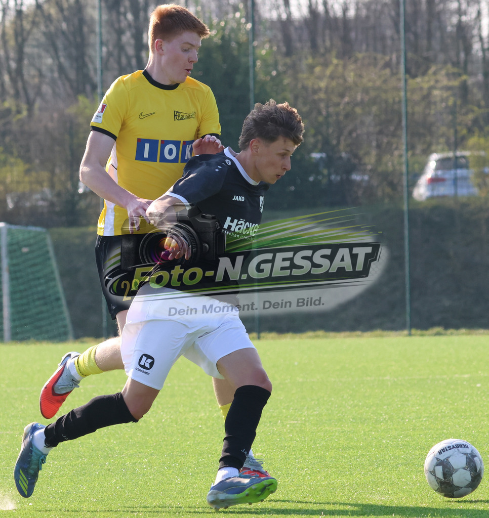 SV Rödinghausen II, FC Kaunitz | Auf dem Bild zu sehen: schwarz SV Rödinghausen II: Simon Breuer ; gelb FC Kaunitz: Lennart BrinkSV Rödinghausen II, FC Kaunitz, Saison 25/26, Westfalenliga, Deutschland - Realisiert mit Pictrs.com