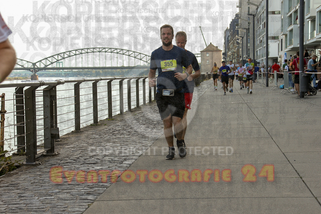 250920_1447_EX1_7603 | Sportfotografie im Rhein-Sieg Kreis, Köln, Bonn, NRW, Rheinland Pfalz, Hessen, etc. Unser Tätigkeitsfeld umfasst den Laufsport vom Volkslauf über den Marathon, Duathlon, Triathon bis zum Ultralauf wie Kölnpfad Ultra oder Schindertrail.