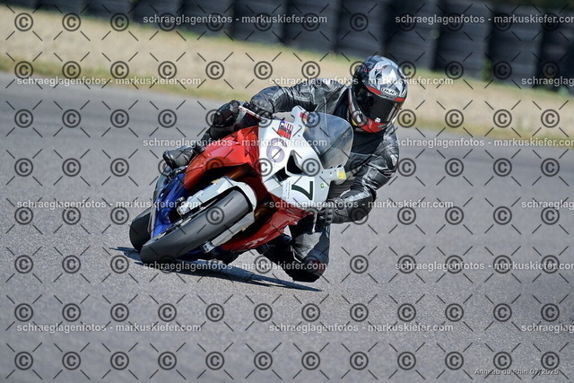 25bt04-0996 | markuskiefer.com - Realisiert mit Pictrs.com