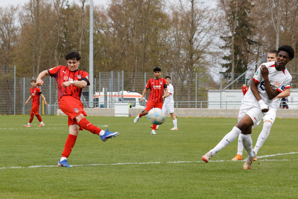 FCHOFK_260418_6-66 | 1.FC Heidenheim 1846 vs. Offenbacher Kickers, Fußball, U17, B-Junioren, NWL, U17-DFB-Nachwusliga, 2025/2026, 10. Spieltag, 18.04.2026 in Heidenheim, Walter-Birkhold-Jugendstadion (Foto: Michael Bulling) - Realisiert mit Pictrs.com