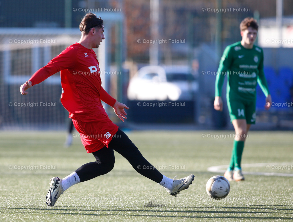 A_LUI_01022025_00018 | SPORT FUSSBALL TESTSPIEL ASKOE OEDT -SV HAIDLMAIR GRUEN WEISS MICHELDORF 01.02.2025 IM BILD : NICO WIESINGER  (OEDT) UND  (MICHELDORF) FOTO:FOTOLUI