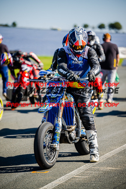 MaZZes_FotoMatrix_220904_3495 | UE40