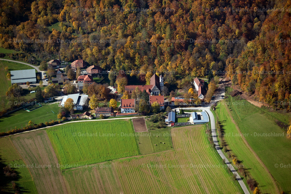 3704801 | Kloster Urspring SCHELKLINGEN 16.10.2017 Forstgebiete in einem Waldgebiet  in Schelklingen im Bundesland Baden-Württemberg, Deutschland // Forest areas in  in Schelklingen in the state Baden-Wuerttemberg, Germany Foto: Gerhard Launer