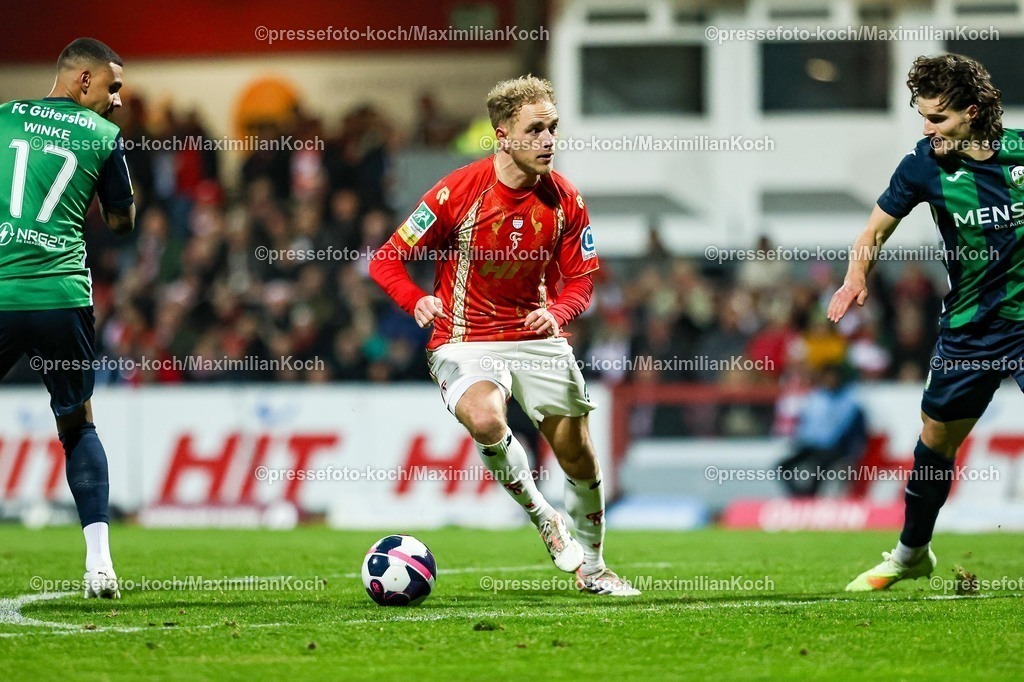 xKWIx13022601018 | 13.02.2026, xKWIx, Fußball, Regionalliga West, SC Fortuna Köln - FC Gütersloh, Südstadion: Timo Bornemann (SC Fortuna Köln #19) beim Torschuss zum 1:0 Photo: xKamilxWilkowskixPressefotoKochx