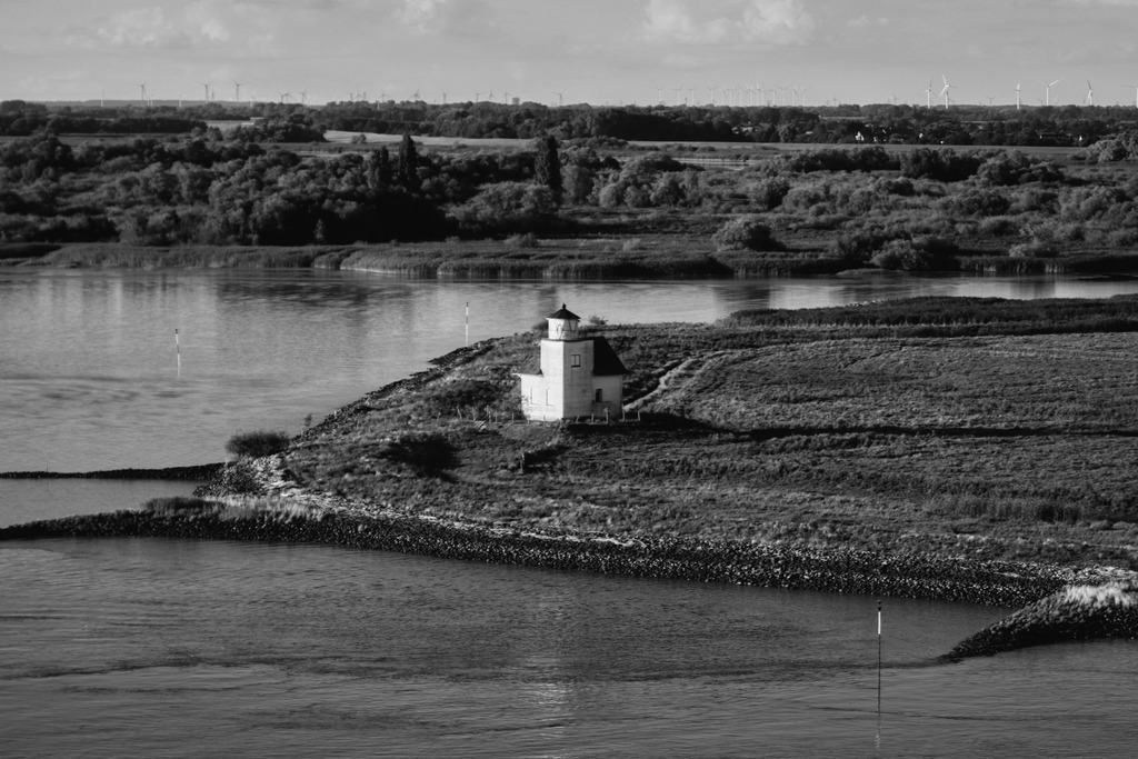 Leuchtturm an der Elbe | Landschaftsbilder-MV - Realisiert mit Pictrs.com