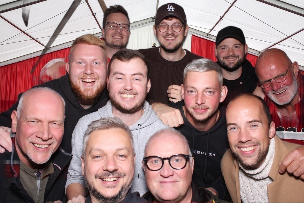 top-top.de 240928-165 | Foto, Video, Fotografie, Videografie, Fotobox, DJ, Discjockey, Musik, Musikbox, Veranstaltung, Photobooth, Amazon, Ebay, Buchtipp, Bestseller, Autor, Verlag, Buch, Wesel, Hamminkeln, NRW, Dinslaken, Rees, Drohne, Hochzeit, Party, Fotobox, Wesel, Fotograf