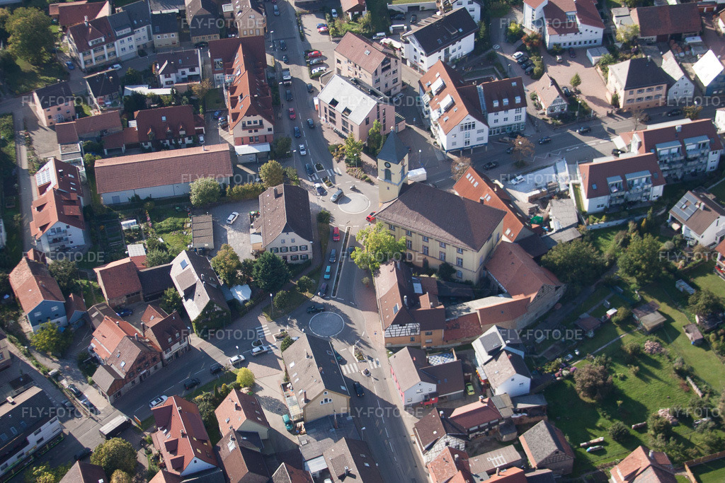 Luftbild: Langensteinbach, Hauptstr im Ortsteil Langensteinbach in Karlsbad im Bundesland Baden-Württemberg in Deutschland. Foto: IMG_45126.jpg vom 21.09.2011 durch Werner Riehm/FLY-FOTO.de