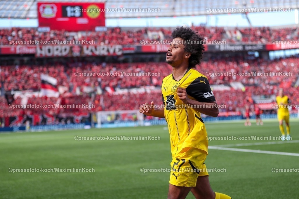 B0411052501061 | 11.05.2025, Fußball, Bayer 04 Leverkusen - Borussia Dortmund, 1. Fußball Bundesliga, 33. Spieltag, BayArena, Saison 2024 2025: Torjubel nach dem Tor zum 3:1 durch Torschütze Karim Adeyemi (BVB #27) DFB regulations prohibit any use of photographs as image sequences and or quasi-video.