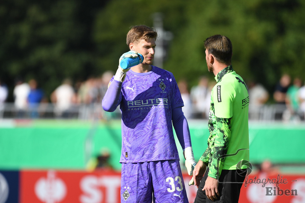 SV Atlas-Delmenhorst-Borussia Mönchengladbach | DFB-Pokal 1. Runde;SV Atlas Delmenhorst (gelb)-Borussia Mönchengladbach (schwarz) am 17.08.2025 in Oldenburg (Marschweg-Stadion), Photo: Philip Eiben 2025 - Realisiert mit Pictrs.com