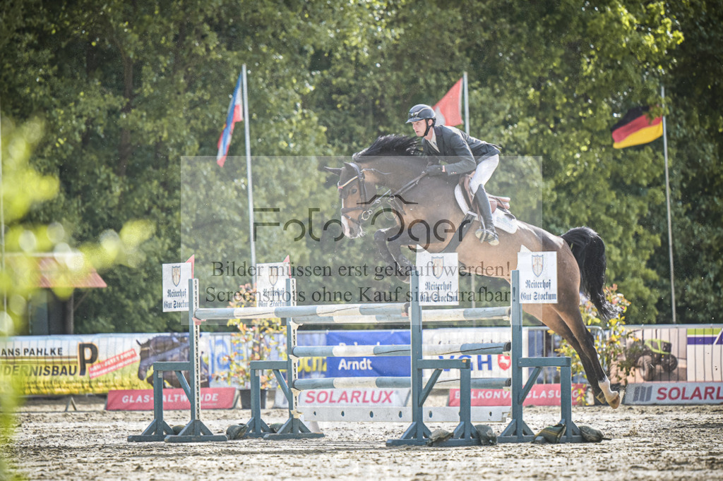 DOS_9891 | Entdecke hochwertige Reitturnierfotos von Foto Oger. Professionell, emotional und authentisch – jetzt Lieblingsmomente im Shop bestellen.Deutschlandweite Turnierfotografie. - Realisiert mit Pictrs.com