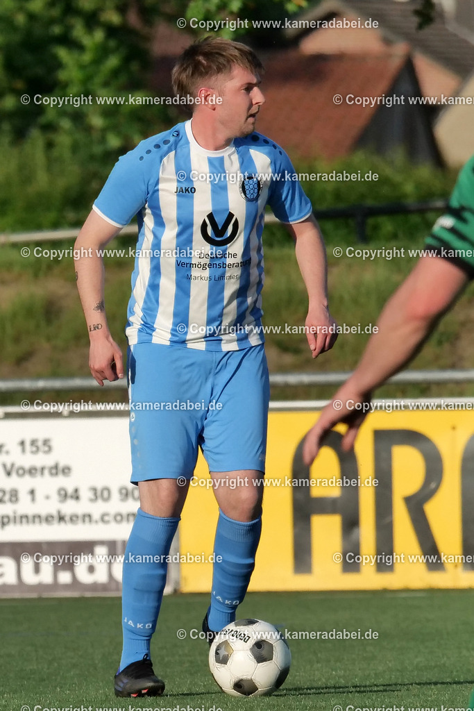 Fußball Kreispokal 25/26 Ü 32 : Spiel um Platz 3 : SV 08/29 Friedrichsfeld - SV Ringenberg AH  2 : 1 | Fußball Kreispokal 25/26 Ü 32 : Spiel um Platz 3 : SV 08/29 Friedrichsfeld - SV Ringenberg AH  2 : 1Spielort : Voerde Friedrichsfeld - Realisiert mit Pictrs.com