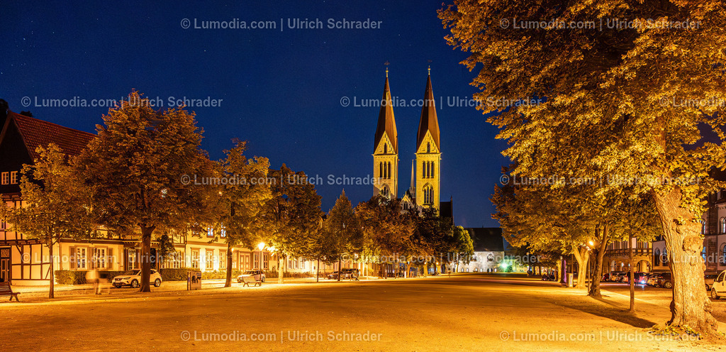10049-13698 - Nacht der Kirchen in Halberstadt | Stockfoto und Bilderpool mit Bildmaterial aus Deutschland, dem Harz, Halberstadt, Quedlinburg, Wernigerode und weltweit. Qualitativ hochwertige und professionelle Fotos anschauen und kaufen. - Realisiert mit Pictrs.com