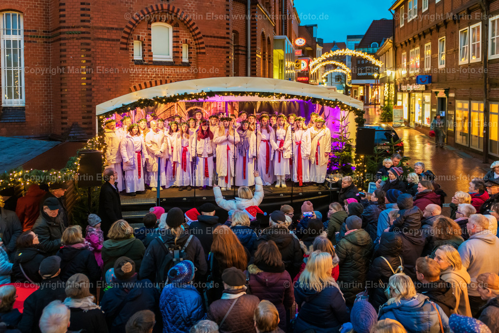 Stade_Lucia Schwedische Lichterkönigin Pferdemarkt_ELS_5216071218 | Fotos aus den Touristenorten aus Norddeutschland. - Realisiert mit Pictrs.com