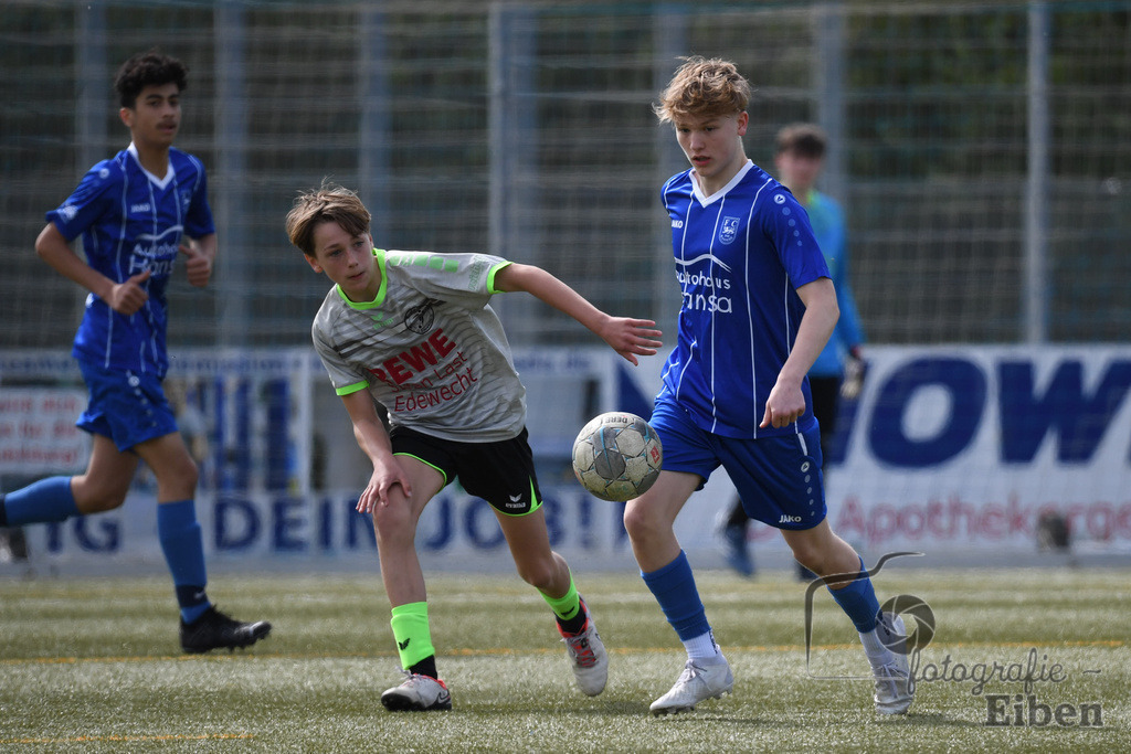 FC Rastede-JFV Edewecht 2 | C-Jugend Bezirksliga; FC Rastede (blau)-JFV Edewecht 2 (grün) am 13.04.2024; in Rastede (Sportanlage Köttersweg), Photo: Philip Eiben 2024 - Realisiert mit Pictrs.com