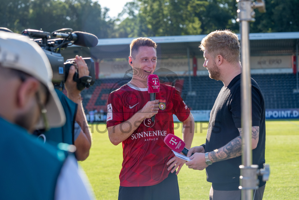 SG Sonnenhof Großaspach vs. Fortuna Köln, Fussball, 3. Liga, 1. Spieltag, 08.08.2026 | Loris Maier (SG Sonnenhof Großaspach, #27) im Interview mit MagentaTV,SG Sonnenhof Großaspach vs. Fortuna Köln, Fussball, 3. Liga, 1. Spieltag, 08.08.2026,DFB regulations prohibit any use of photographs as image sequences and/or quasi-video