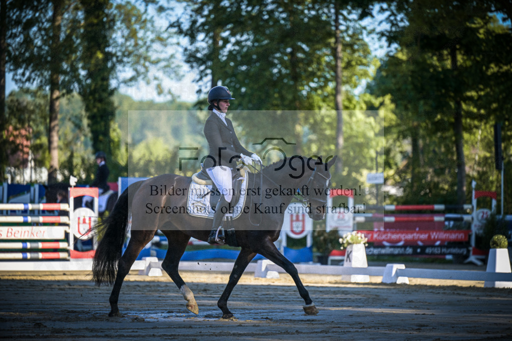 DOS_3602 | Entdecke hochwertige Reitturnierfotos von Foto Oger. Professionell, emotional und authentisch – jetzt Lieblingsmomente im Shop bestellen.Deutschlandweite Turnierfotografie. - Realisiert mit Pictrs.com