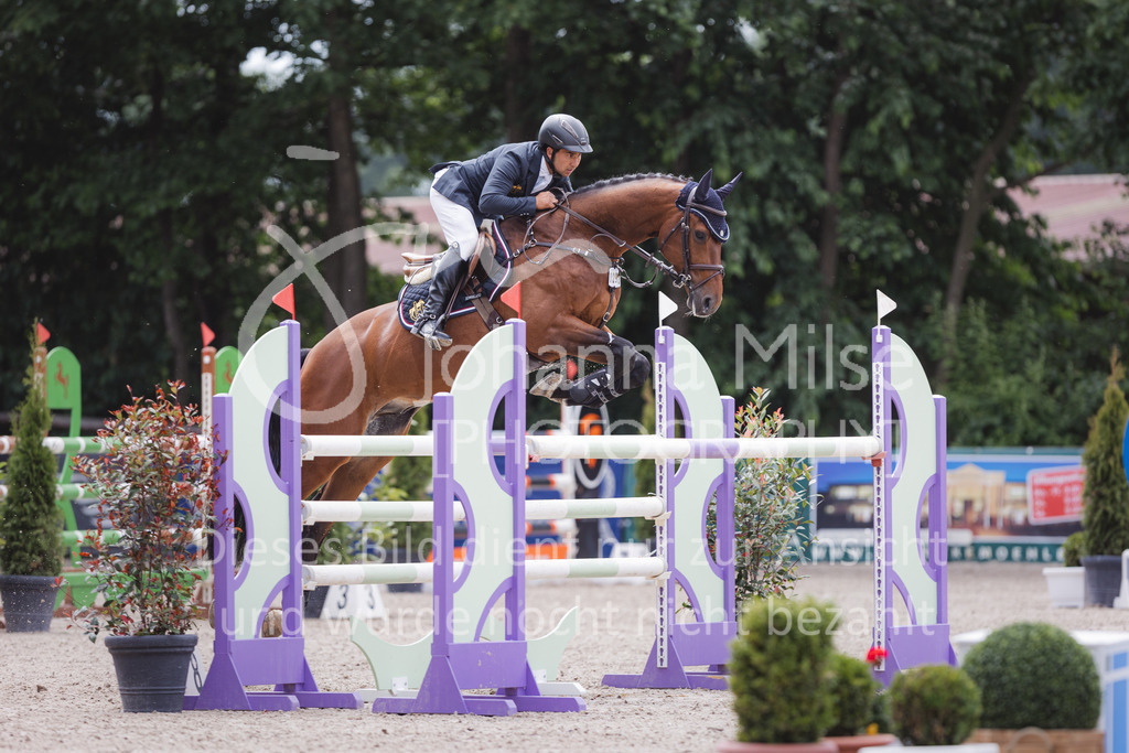 220614_Mühlen_SprPfM-637 | Late Entry Mühlen
Springprüfung Kl.M* 6-8j. Pferde gl. Einlaufprüfung für 6j. Pferde
14.06.2022