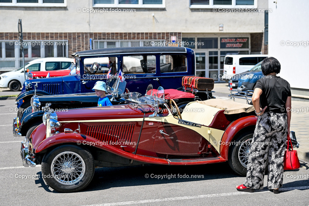 Slowakei_ Povazska Bystrica_ Veteran Tour Manin_ 14.06.2025-152 | 14.06.2025, Slowakei, SVK, Trenciansky kraj, Povazska Bystrica, im Bild Oldtimer Klub, Historische Fahrzeuge, Veteran Tour Manin, Auto, Alt, Besucher, Menschen, Feature, Symbolbild