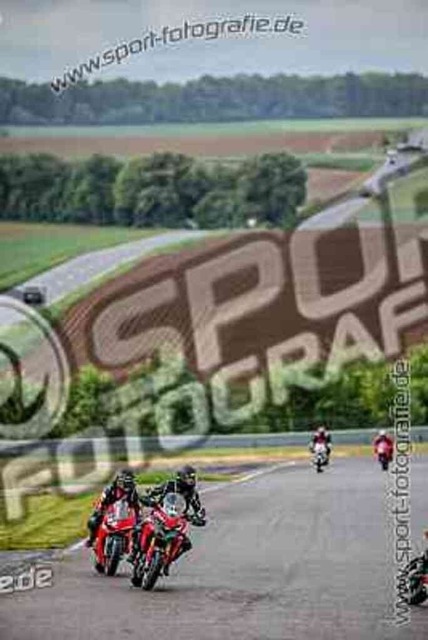 pubi5472 | Professionelle Fotos von Sportveranstaltungen, aber auch Hochzeiten und anderen Events. - Realisiert mit Pictrs.com
