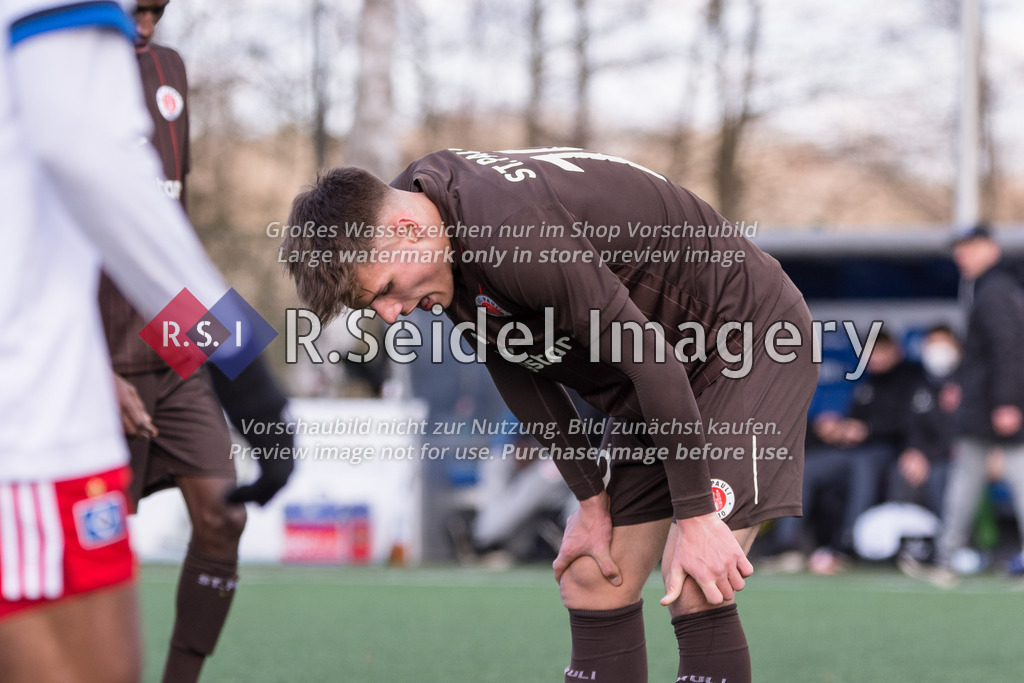 Fußball, Saison 2021/22, A-Junioren Bundesliga, Hamburger SV - FC St. Pauli, Paul-Hauenschild-Plätze (Norderstedt), 02.04.2022, 16. Spieltag | Bennet Winter (#19, Pauli)