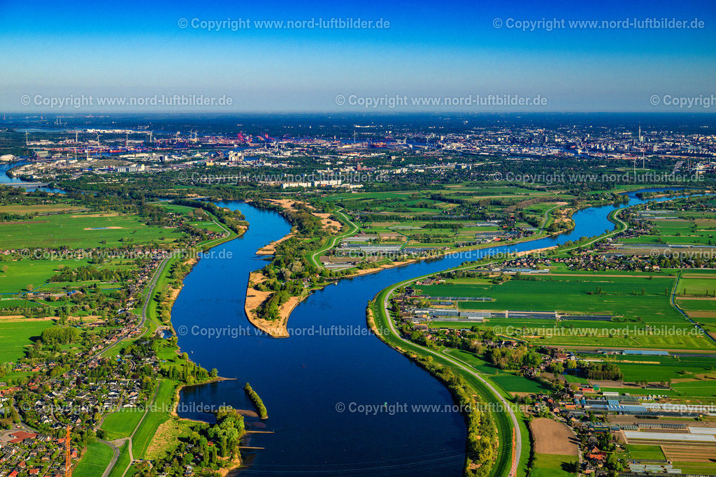 Hamburg_Moorwerder_Süderelbe_und_Norderelbe_ELS_0356270425 | HAMBURG 27.04.2025 Verästelungen und Gabelung des Flußverlaufes an den Uferbereichen Elbe in Norderelbe und Süderelbe an der Straße Moorwerder Hauptdeich im Ortsteil Wilhelmsburg in Hamburg, Deutschland. // Branches and forks of the river course along the banksElbe in Norderelbe and Suederelbe on street Moorwerder Hauptdeich in the district Wilhelmsburg in Hamburg, Germany. Foto: Martin Elsen