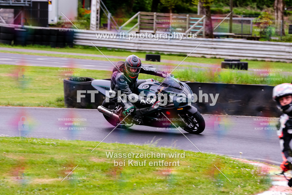 MotoTeamVBK-20422 | Hier findet Ihr Bilder von Touristenfahrten auf der Nürburgring Nordschleife oder von anderen Veranstaltungen die ich besucht habe. Viel Spass beim Durch Schauen 