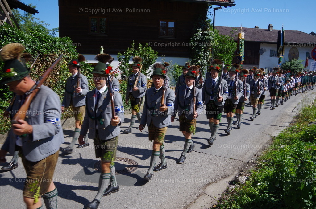 IMGP5605 | fotografiert von Axel PollmannLeonhardi Wallfahrt Benediktbeuern und Murnau, Fronleichnam, Fasching, Landschaft im Loisachtal und Benediktbeuern  - Realisiert mit Pictrs.com