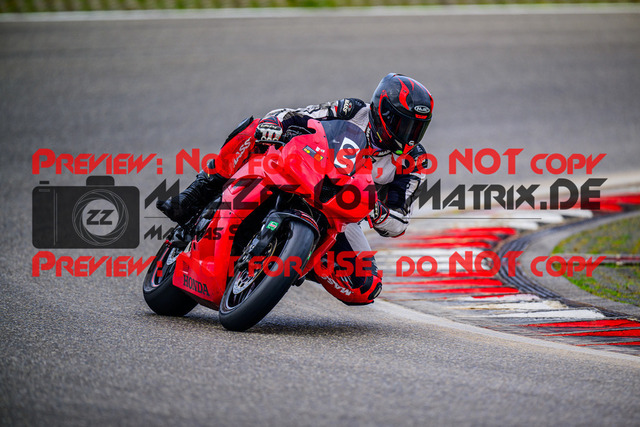 MaZZes_FotoMatrix_240910_6007705_5055 | GELB