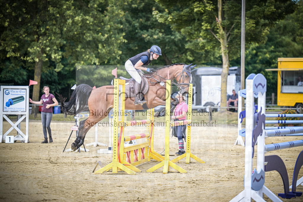 DOS_9489 | Entdecke hochwertige Reitturnierfotos von Foto Oger. Professionell, emotional und authentisch – jetzt Lieblingsmomente im Shop bestellen.Deutschlandweite Turnierfotografie. - Realisiert mit Pictrs.com