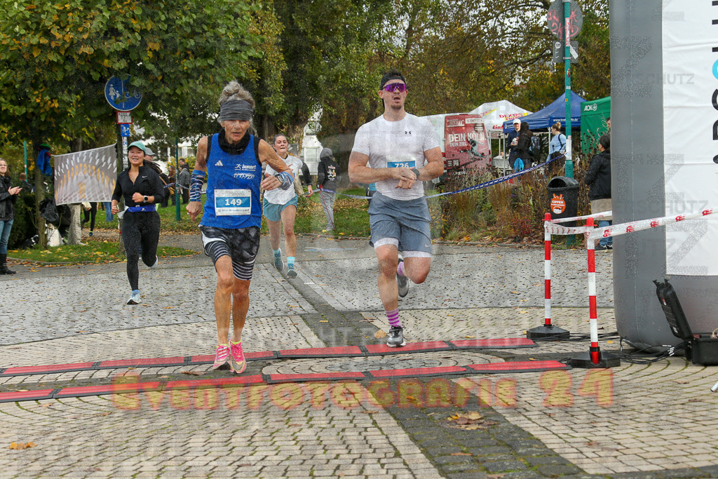 241020_1011_EX1_8098 | Sportfotografie im Rhein-Sieg Kreis, Köln, Bonn, NRW, Rheinland Pfalz, Hessen, etc. Unser Tätigkeitsfeld umfasst den Laufsport vom Volkslauf über den Marathon, Duathlon, Triathon bis zum Ultralauf wie Kölnpfad Ultra oder Schindertrail.