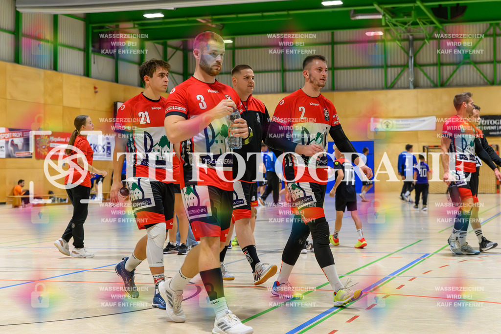 GER, SG Maulburg/Steinen - HSV Schopfheim, Handball, Landesliga, 4. Spieltag, Saison 2023/2024, 14.10.2023 | Finn Nasdala (SG Maulburg/Steinen, #21), Marvin Grun (SG Maulburg/Steinen, #03), Tim Lindner (SG Maulburg/Steinen, #09), Nico Knoblich (SG Maulburg/Steinen, #02)

GER, SG Maulburg/Steinen - HSV Schopfheim, Handball, Landesliga, 4. Spieltag, Saison 2023/2024, 14.10.2023

Foto: TH Fotografie/Thomas Hess