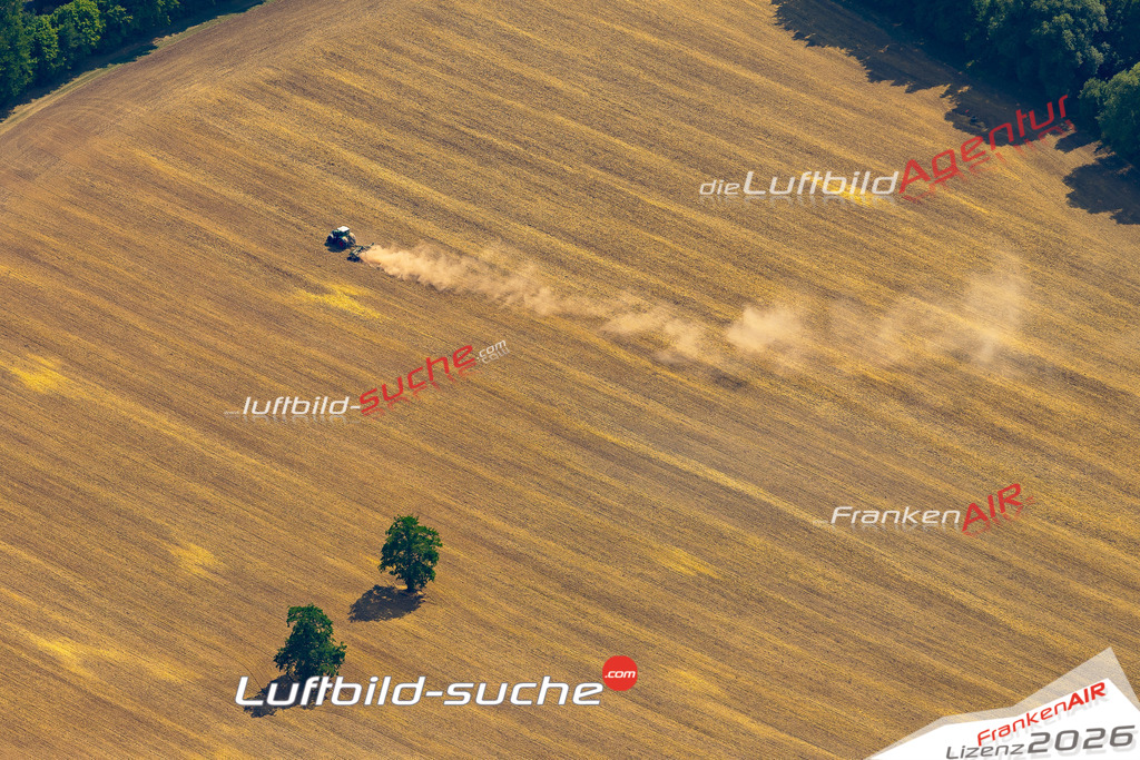 Das Luftbild der Stadt Römhild wurde 2022 vom Flugzeug heraus erstellt (keine Drohnen-Aufnahmen) Aufnahmehöhe ca.450 Meter- hohe Bildauflösung und Druck-Qualität. Garantiert!