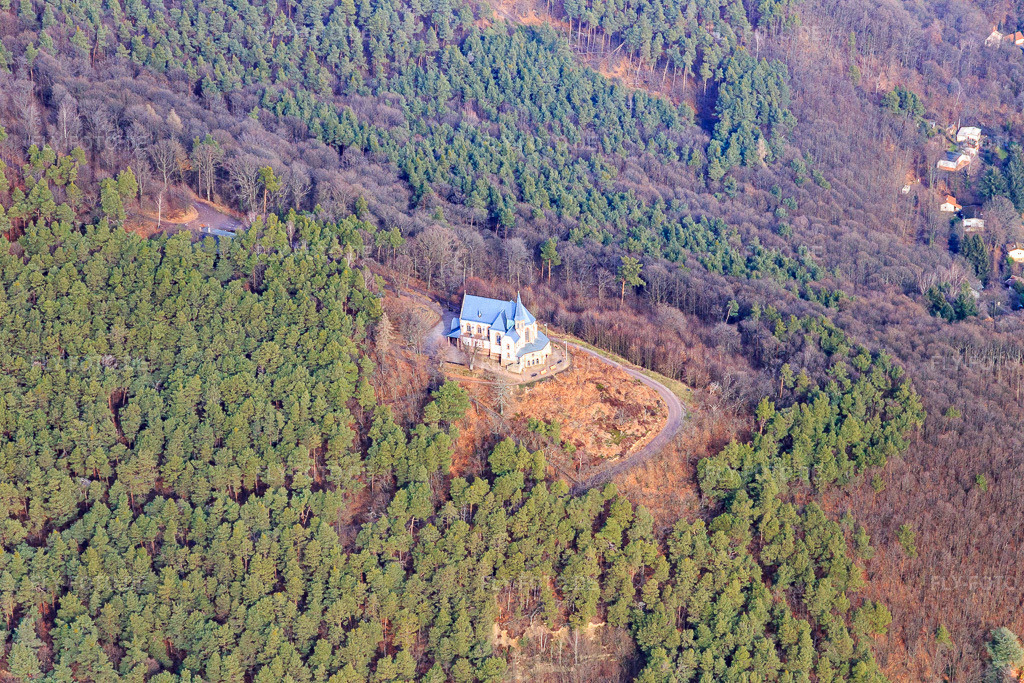 Luftbild: St.-Anna-Kapelle im Winter in Burrweiler im Bundesland Rheinland-Pfalz in Deutschland. Foto: IMG_096511.jpg vom 02.02.2017 durch Werner Riehm/FLY-FOTO.de