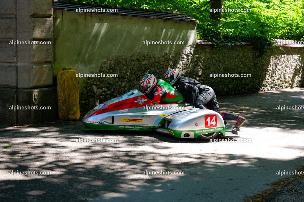 P1036586 | Erleben Sie atemberaubende, hochqualitative Fotos Ihrer Fahrt entlang der malerischen Alpenstraßen. Besuchen Sie alpineshots.com, um professionelle Aufnahmen Ihrer unvergesslichen Reise zu finden und zu kaufen - Realisiert mit Pictrs.com