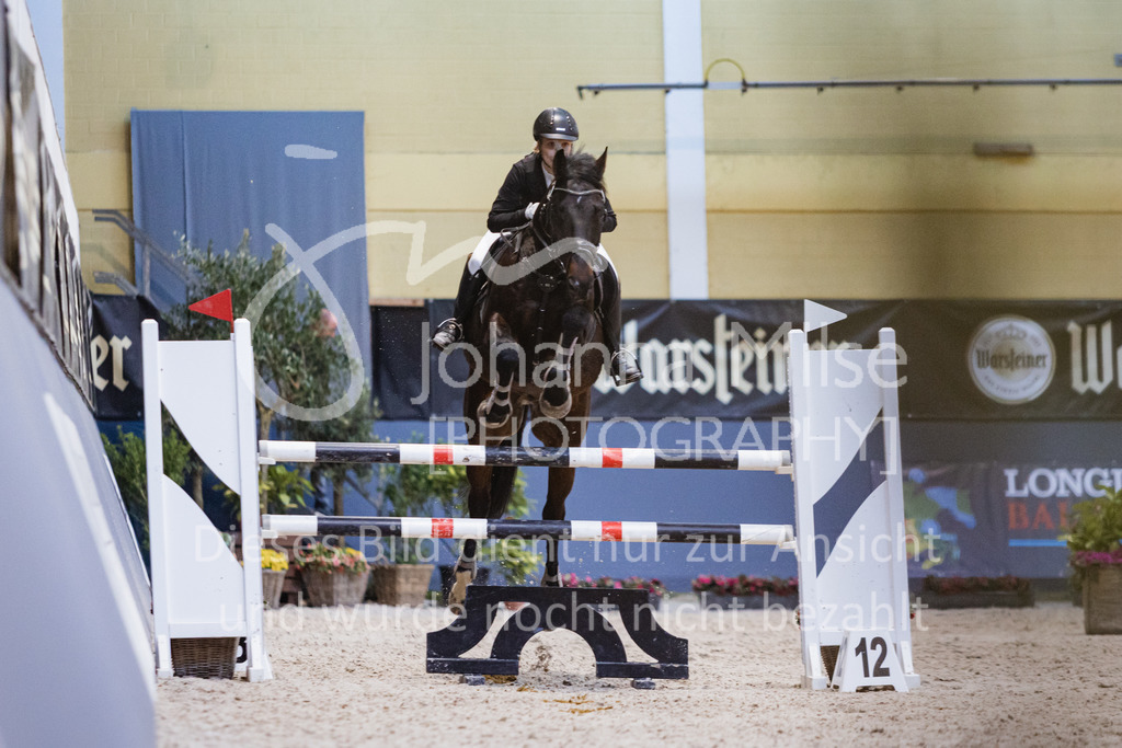 221112_Warstein_L-Spr-163 | Deine schönsten Turniermomente als professionelle Fotos! Entdecke hochwertige Pferdesport-Fotografie im Online-Shop. Jetzt Fotos finden & bestellen!