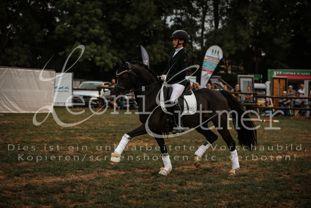 SaShow00101 | Leoni Ertmer Photography - Realisiert mit Pictrs.com