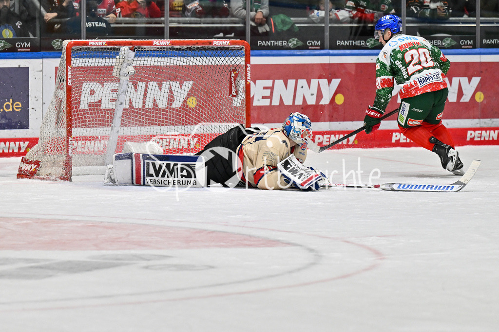 Augsburger Panther - Nürnberg Ice Tigers | verwandelt den entscheidenden Penalty zum Sieg - Cody KUNYK (Augsburger Panther #20) / DEL: Augsburger Panther - Nuernberg Ice Tigers, Curt Frenzel Stadion am 06.12.2024