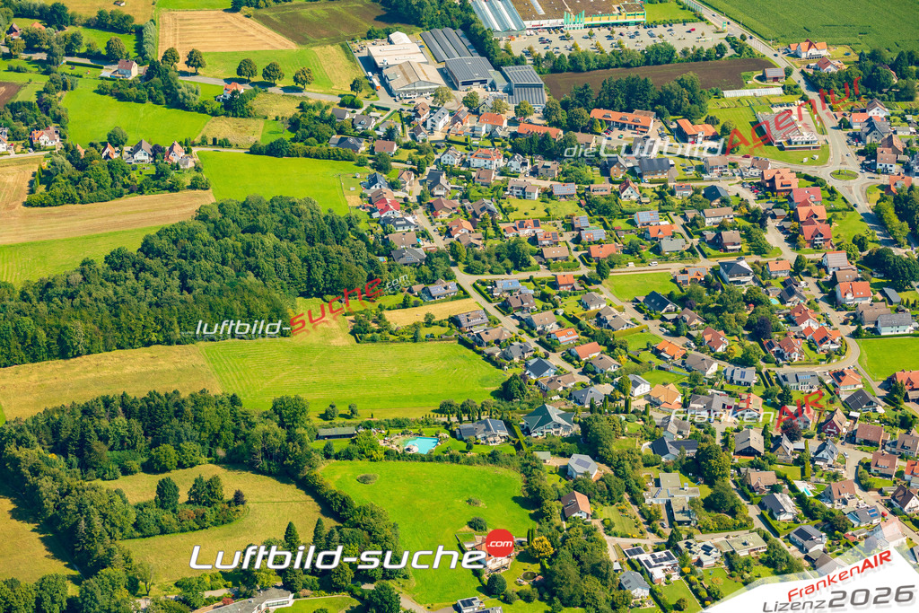 Neue Luftbildaufnahme der Stadt Horn-Bad Meinberg - Das Luftbild wurde 2025 vom UL-Flugzeug heraus erstellt ( keine Drohnenaufnahme ) - Hochauflösende Luftaufnahme - für Wandbilder und großformatige Ausdrucke geeignet. Das besondere Geschenk!Hier alle&nbsp;Infos zur Lizenzierung der LuftaufnahmeWir fliegen auch dieses Jahr wieder in Ihre Region um Luftbilder zu erstellen.- Luftbild anfragen