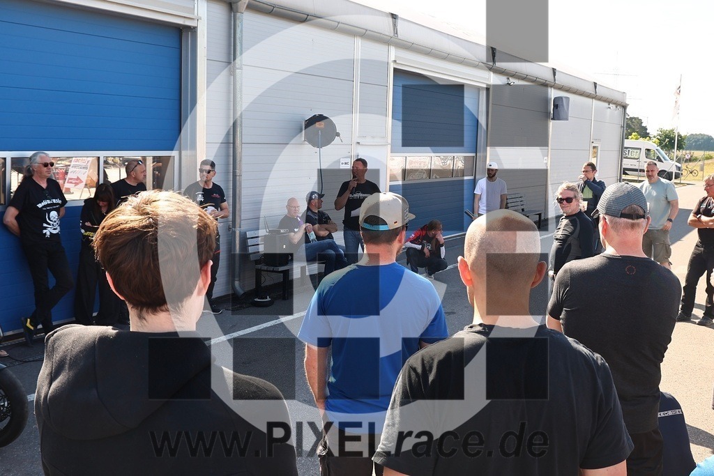social-20260606_10064 | Schöne Erinnerungen an spannende Momente - das festzuhalten ist unser Job. PIXELrace.de ist seit 2003 auf den Rennstrecken Europas unterwegs um die Action draußen beim Fahren und die wunderbare Stimmung imm Fahrerlager für euch einzufangen.