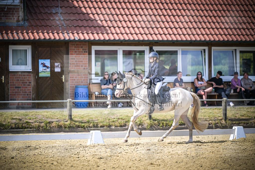 DOS_8935 | Entdecke hochwertige Reitturnierfotos von Foto Oger. Professionell, emotional und authentisch – jetzt Lieblingsmomente im Shop bestellen. - Realisiert mit Pictrs.com