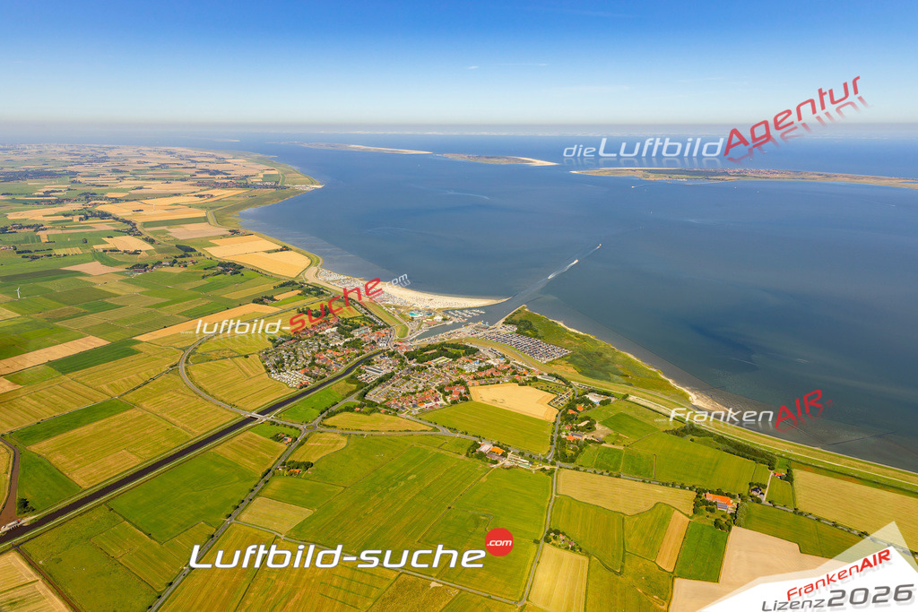 Aktuelles Luftbild von Bensersiel Esens - Die Luftaufnahme wurde 2022 mittels UL-Flugzeug erstellt ( keine Drohne ) - hochauflösende Kamera-Systeme von  Canon -Beste Qualität - Für grossformatige Ausdrucke geeignet. Die Geschenkidee !