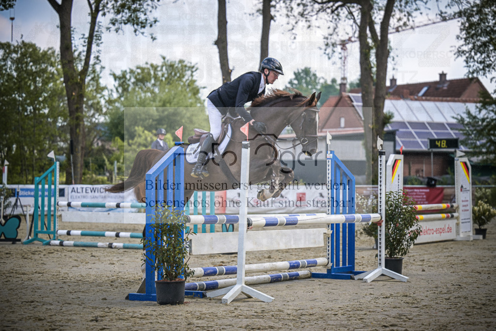 DOS_4509 | Entdecke hochwertige Reitturnierfotos von Foto Oger. Professionell, emotional und authentisch – jetzt Lieblingsmomente im Shop bestellen.Deutschlandweite Turnierfotografie. - Realisiert mit Pictrs.com