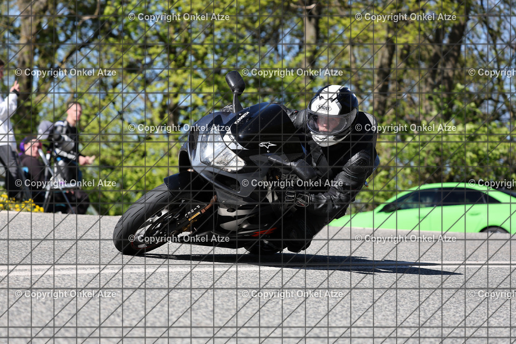IMG_8434 | Fotograf am Kyffhäuser. Onkel Atze. Kyffhäuser Rennstrecke. Café36. Motorsportfotografie. - Realisiert mit Pictrs.com