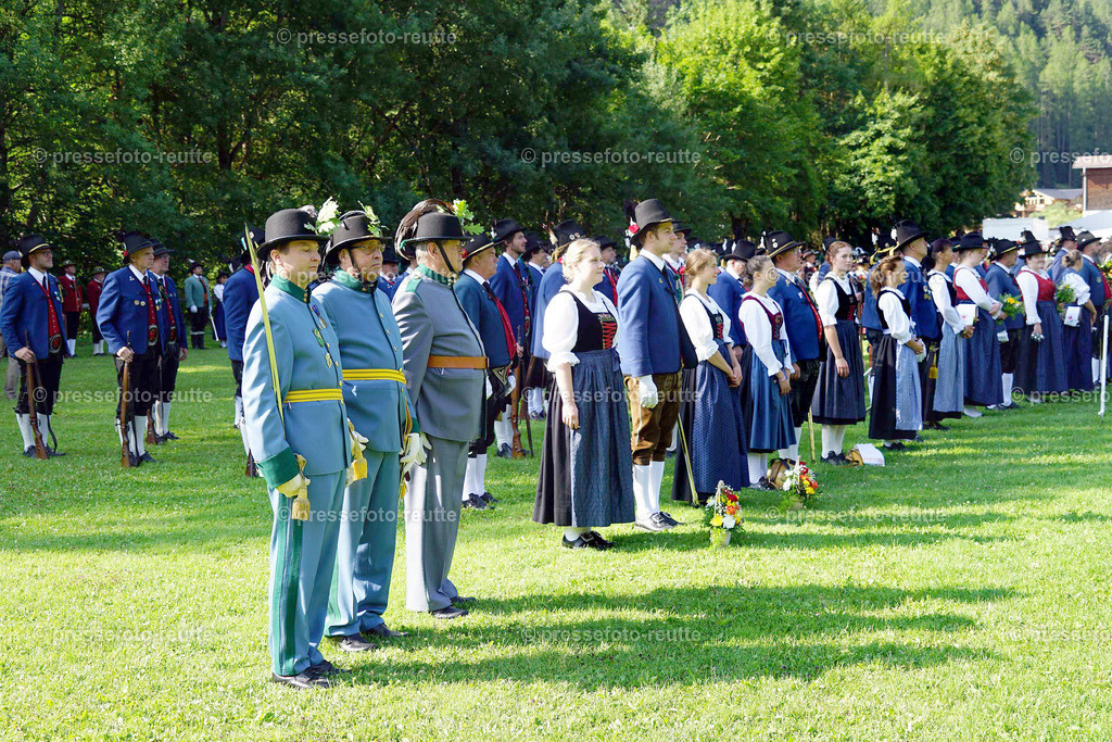 a-news-2023-Juli23-Regimentsschuetzenfest-Steeg-Feldmesse-DSC07045 | Info aus dem Bezirk Reutte/Ausserfern Tirol sowie eine umfangreiche Bilddatenbank über die gesamte Region: Lechtal, Talkessel Reutte, Tannheimertal, Zwischentoren. Lech, Plansee, Zugspitze, Grenztunnel, B179, Fernpassstraße, Verkehr, Lawinen, Tradition, - Realisiert mit Pictrs.com