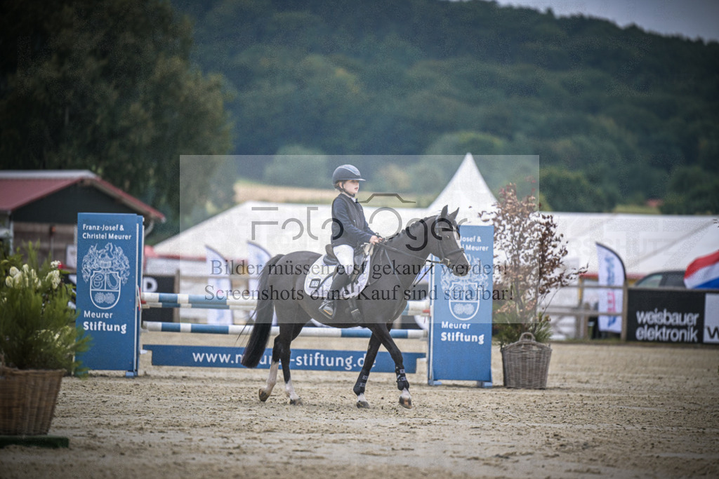 DOS_0398 | Entdecke hochwertige Reitturnierfotos von Foto Oger. Professionell, emotional und authentisch – jetzt Lieblingsmomente im Shop bestellen.Deutschlandweite Turnierfotografie. - Realisiert mit Pictrs.com