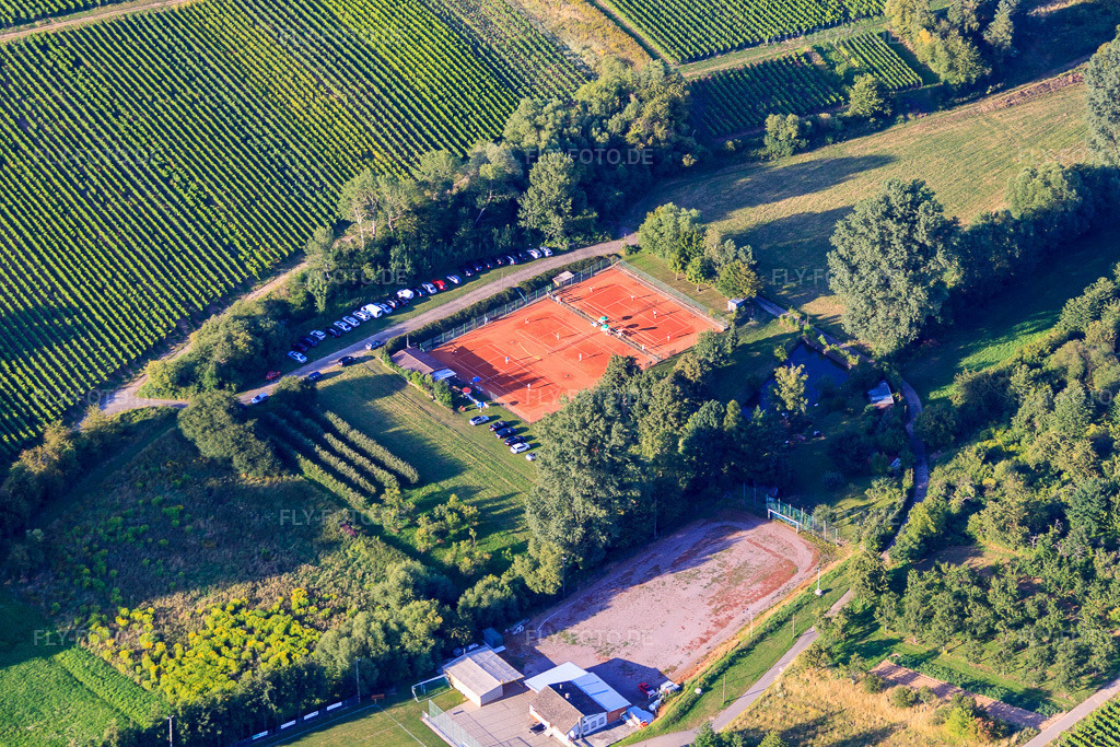 Luftbild: Tennisklub TCO Oberotterbach und SV Oberotterbach 1950 e.V. in Dörrenbach im Bundesland Rheinland-Pfalz in Deutschland. Foto: IMG_51252.jpg vom 04.08.2012 durch Werner Riehm/FLY-FOTO.dem SV Oberotterbach